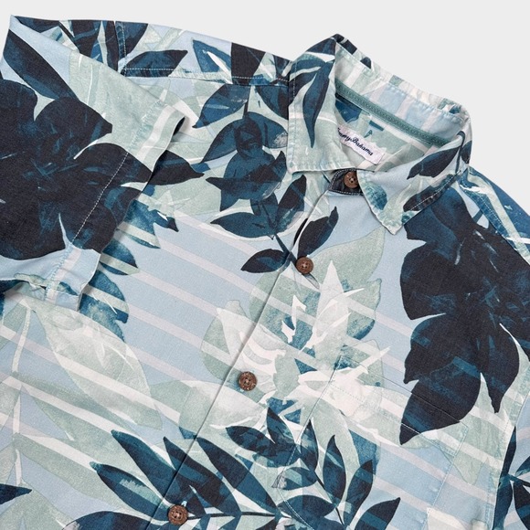 Tommy Bahama Other - Tommy Bahama IslandZone Shirt Mens Medium Blue Green Tropical Silk Blend Coolmax